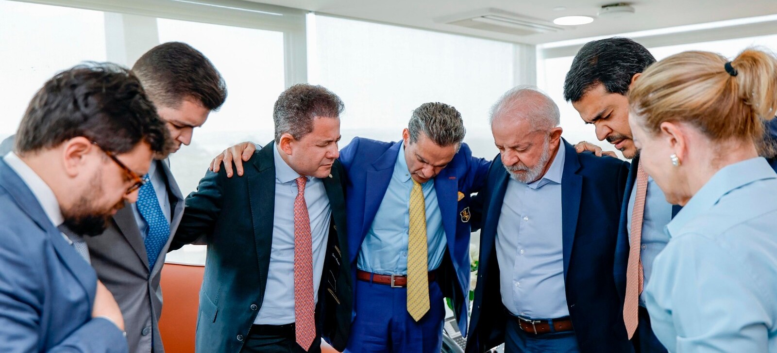 Encontro de Lula com líderes evangélicos impulsiona debate para tornar abuso religioso crime eleitoral