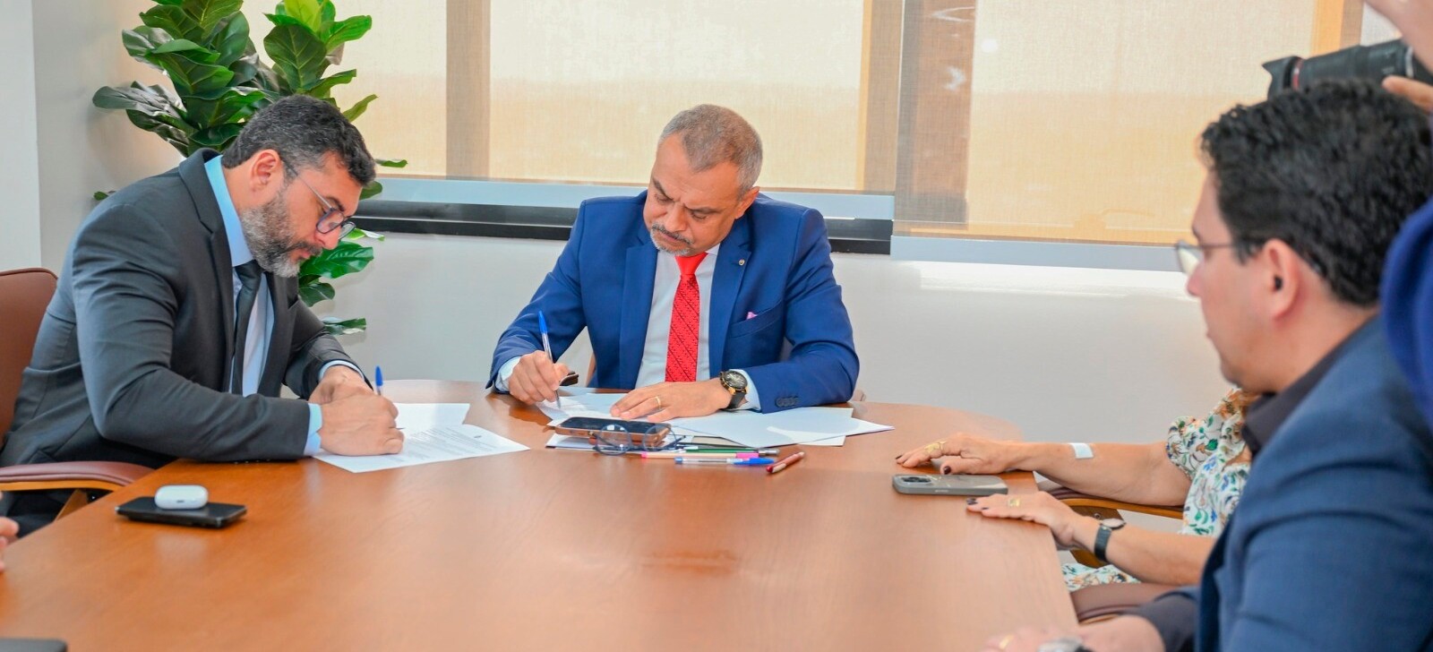 Acordo entre TJAM e Governo do Amazonas aposta em tecnologia para ampliar serviços judiciais