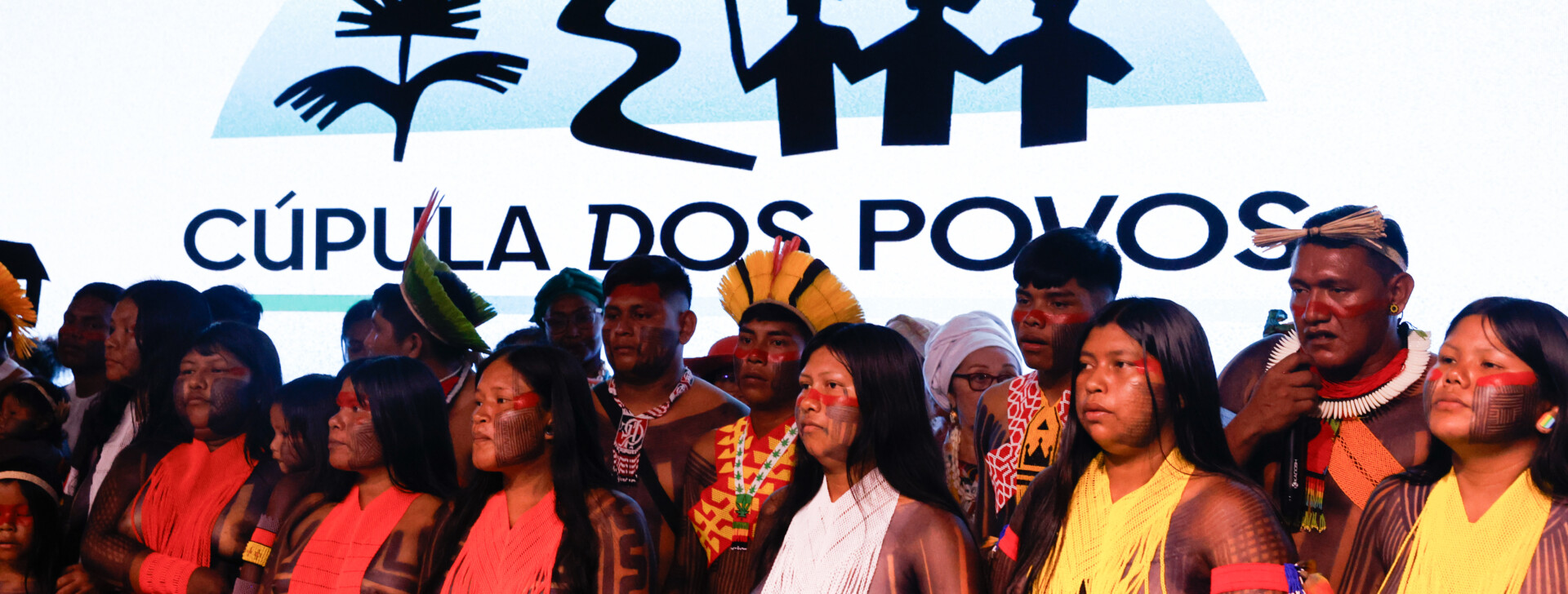 Cúpula dos Povos inicia com crítica à ausência de participação popular na COP30