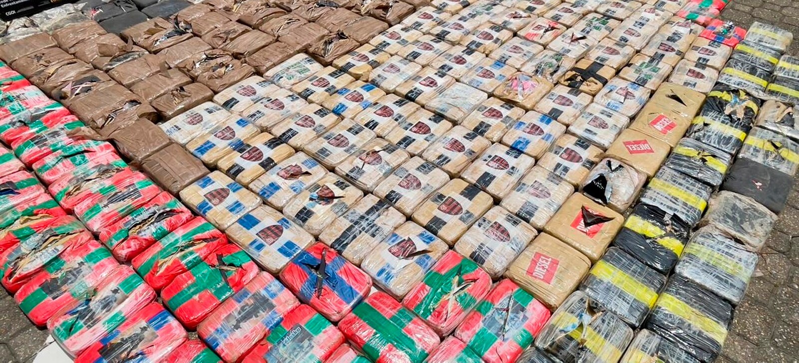 Manaus: casal é preso com drogas avaliadas em R$ 13,5 milhões dentro de condomínio de luxo