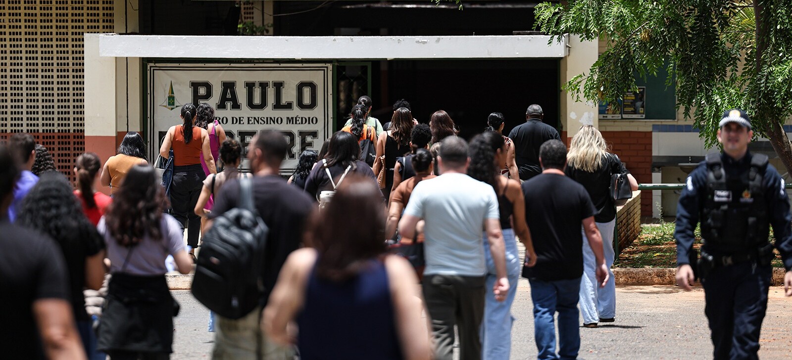 Mais de 4,8 milhões de inscritos participam do Enem neste domingo, 9