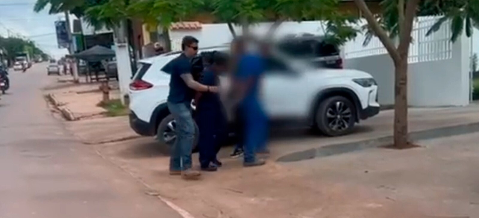 Padrasto é preso suspeito de estuprar enteada e oferecer R$ 1 mil para vítima no AM; mãe sabia