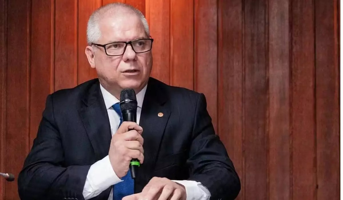 Ex-presidente do INSS é preso pela PF em operação sobre descontos em aposentadorias