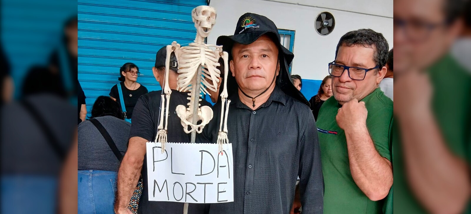 ‘PL da Morte’: professores entram em greve contra mudanças na Previdência propostas pelo prefeito de Manaus