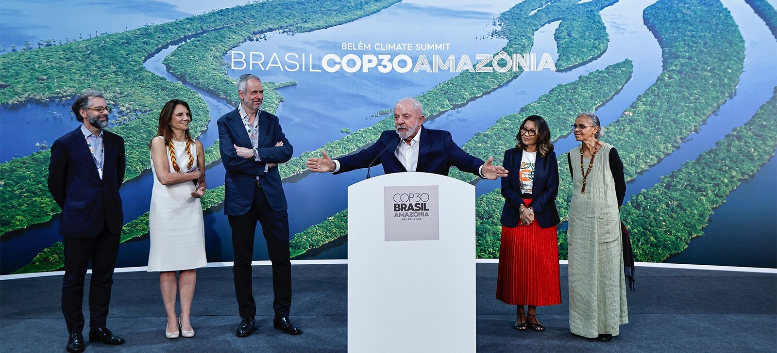 ‘COP do povo do mundo inteiro’, afirma Lula ao se despedir de conferência em Belém