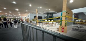 Com pavilhões fechados após incêndio, negociações seguem no último dia da COP30